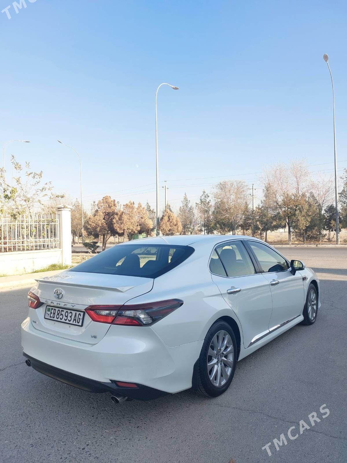 Toyota Camry 2018 - 255 000 TMT - Бузмеин - img 1