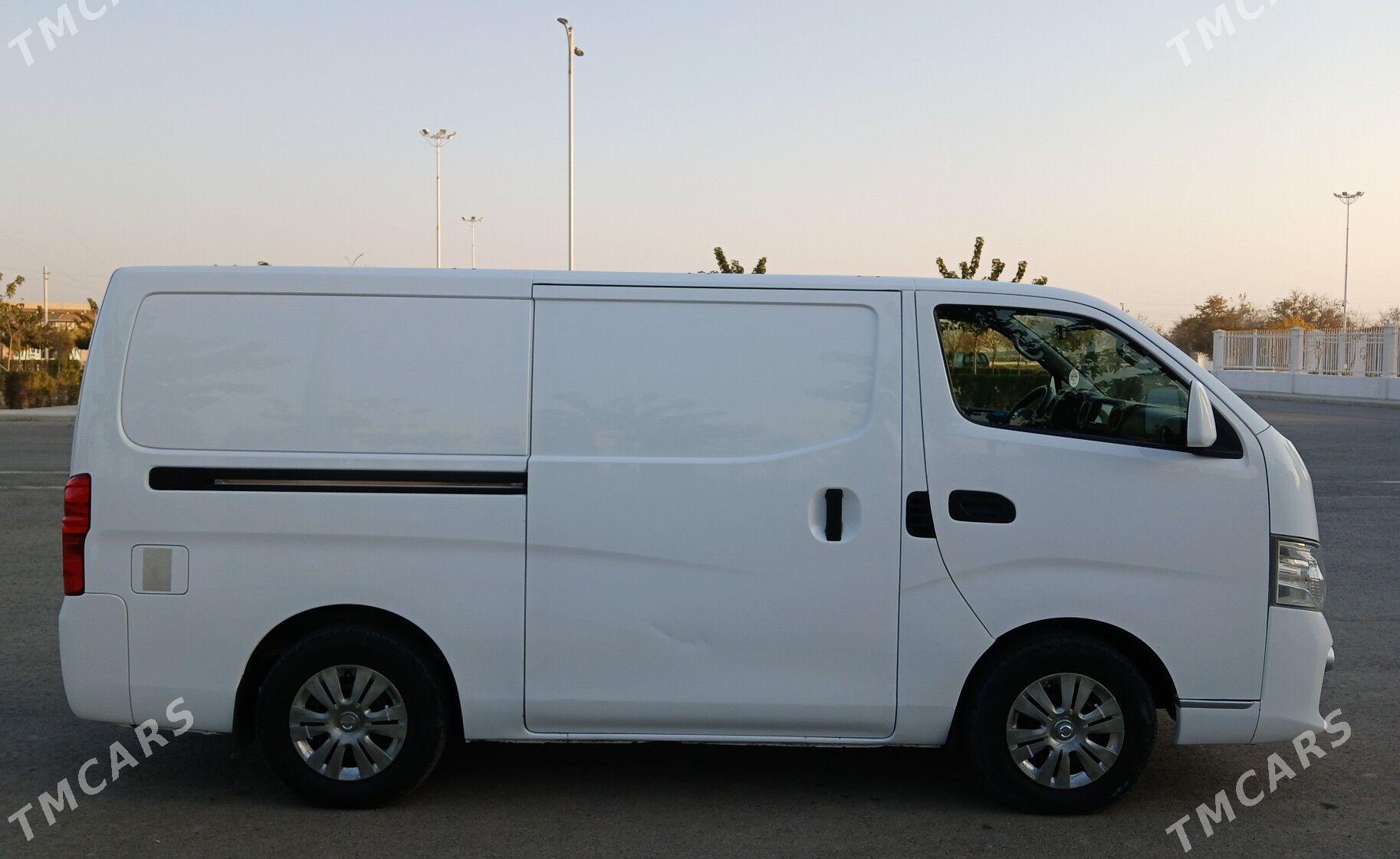 Nissan Urvan 2019 - 330 000 TMT - Mary - img 2