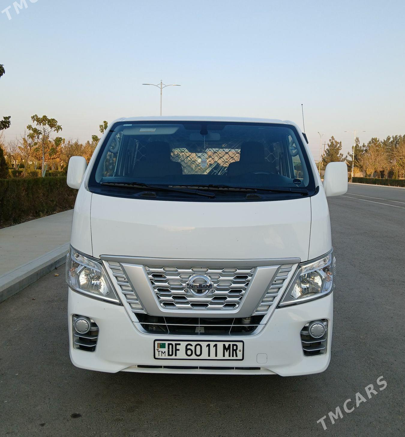 Nissan Urvan 2019 - 330 000 TMT - Mary - img 3