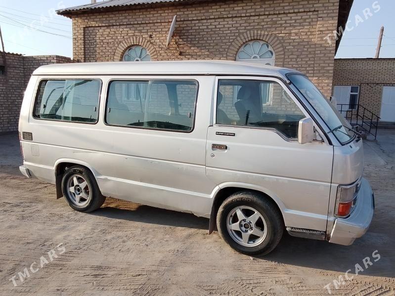 Toyota Hiace 1985 - 53 000 TMT - Mary - img 4