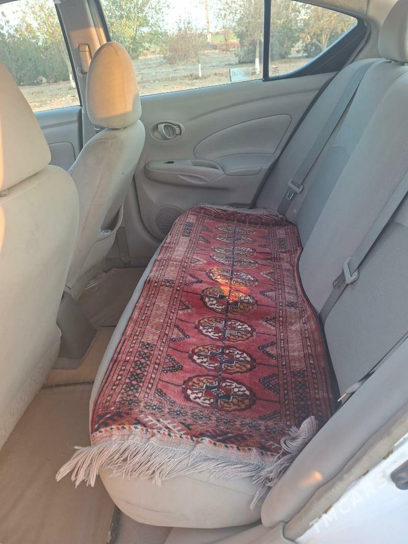 Nissan Versa 2012 - 110 000 TMT - Büzmeýin - img 3