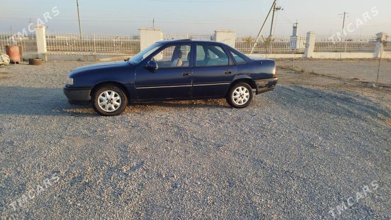 Opel Vectra 1992 - 30 000 TMT - Bäherden - img 1