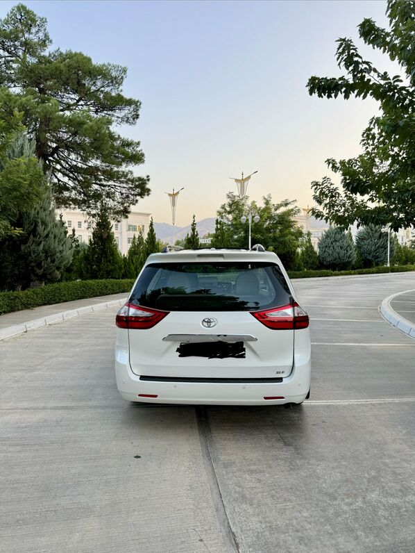 Toyota Sienna 2017 - 350 000 TMT - Aşgabat - img 4