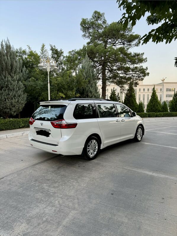 Toyota Sienna 2017 - 350 000 TMT - Aşgabat - img 7