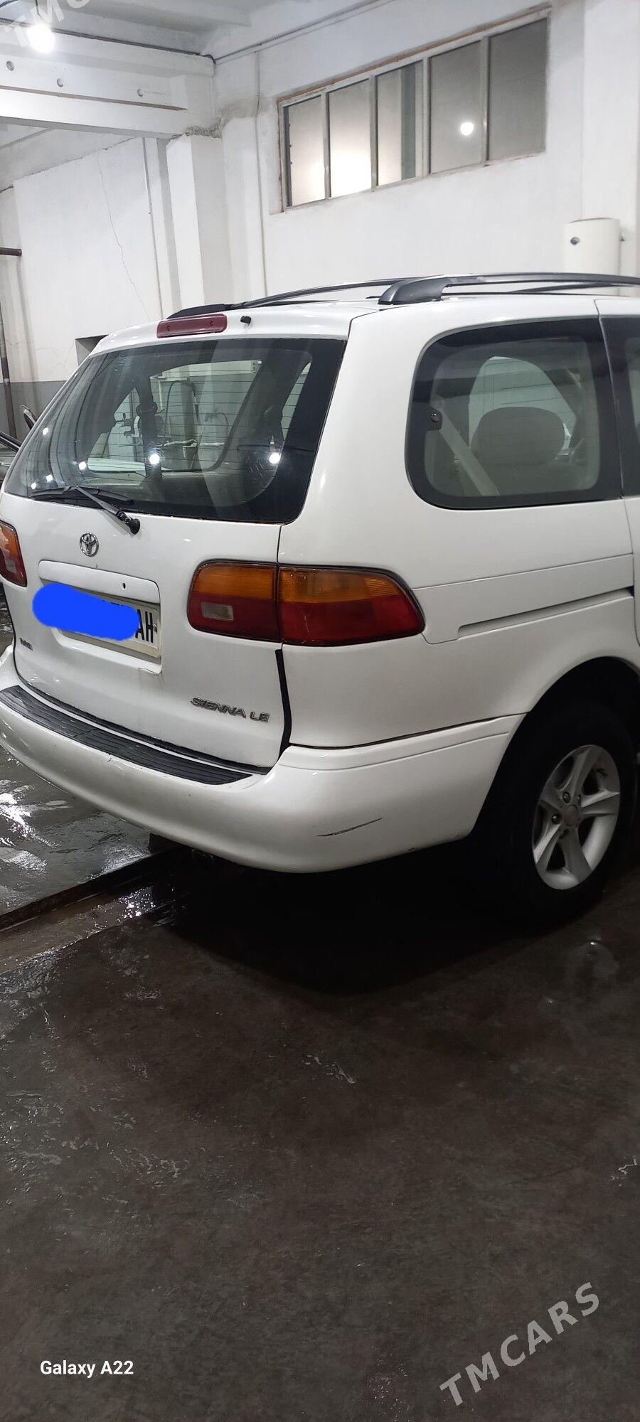 Toyota Sienna 2000 - 175 000 TMT - Мары - img 1