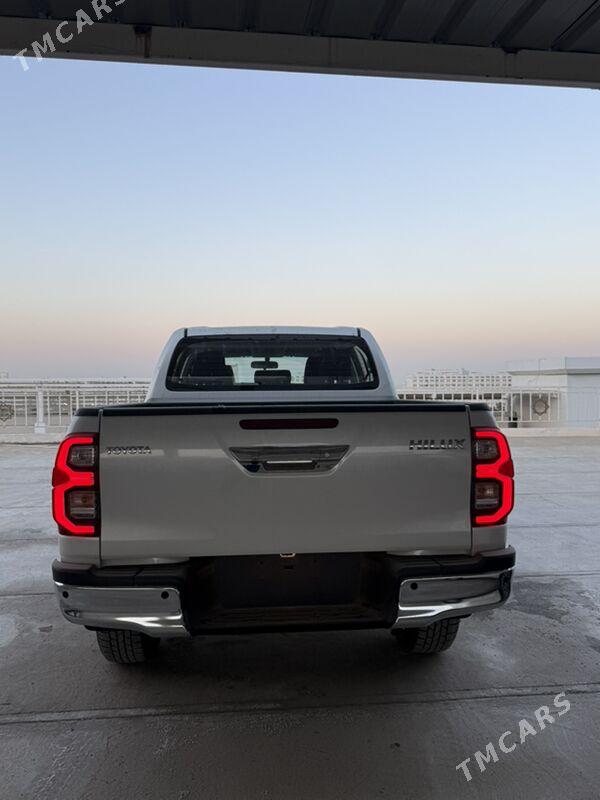 Toyota Hilux 2025 - 686 000 TMT - Ашхабад - img 4