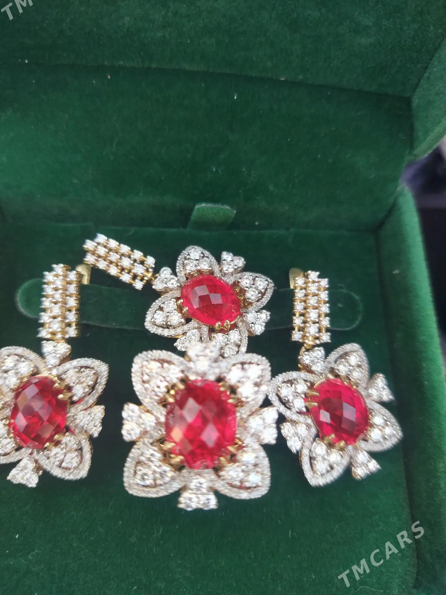 Gyzyl yerewan brlyant komplekt - ул. Советская (Гарашсызлык шаёлы) - img 2