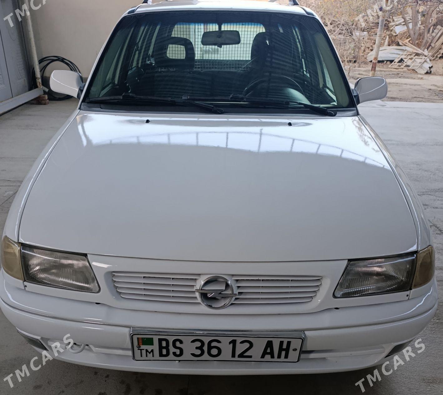 Opel Astra 1995 - 65 000 TMT - Бахарден - img 1