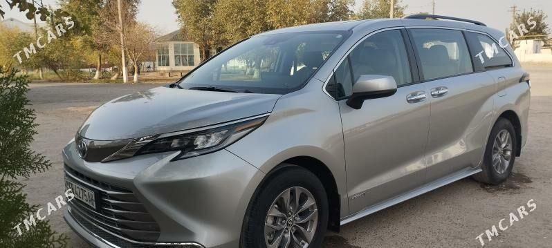 Toyota Sienna 2021 - 500 000 TMT - Теджен - img 2
