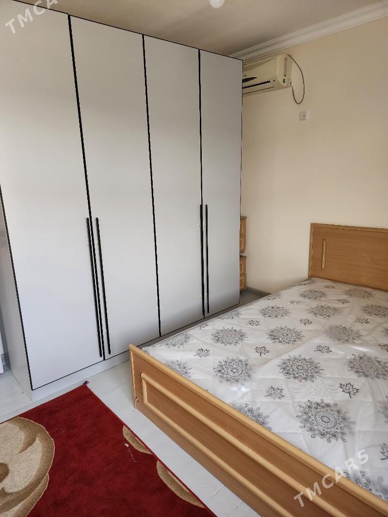 maral magazynyn arkasy  3/3 - Sowetskiý köç. (Garaşsyzlyk şaýoly) - img 3