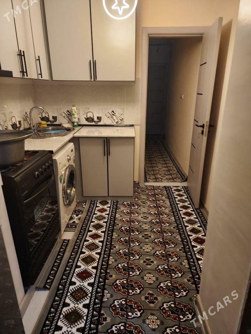 maral magazynyn arkasy  3/3 - Sowetskiý köç. (Garaşsyzlyk şaýoly) - img 7