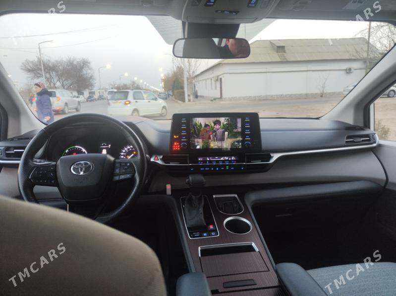 Toyota Sienna 2022 - 550 000 TMT - Дашогуз - img 2