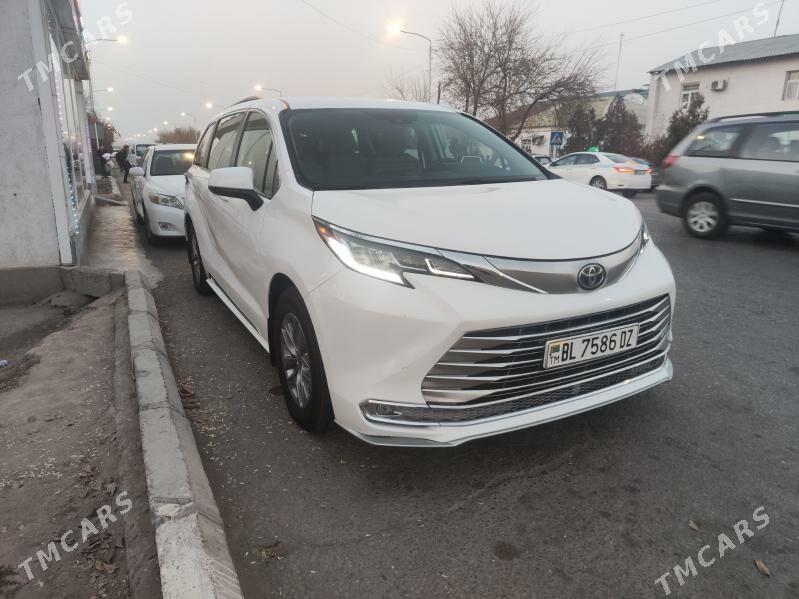 Toyota Sienna 2022 - 550 000 TMT - Дашогуз - img 3