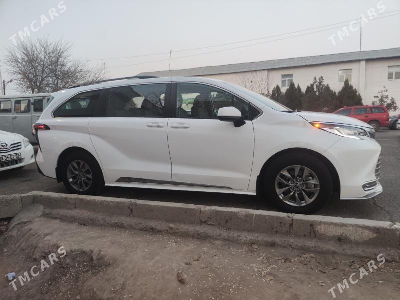 Toyota Sienna 2022 - 550 000 TMT - Дашогуз - img 1