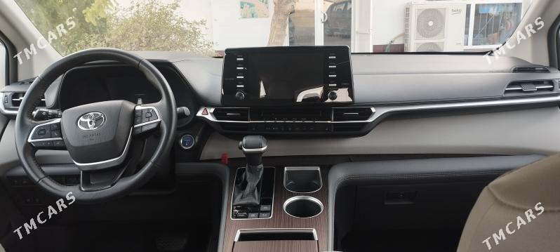 Toyota Sienna 2021 - 500 000 TMT - Теджен - img 4