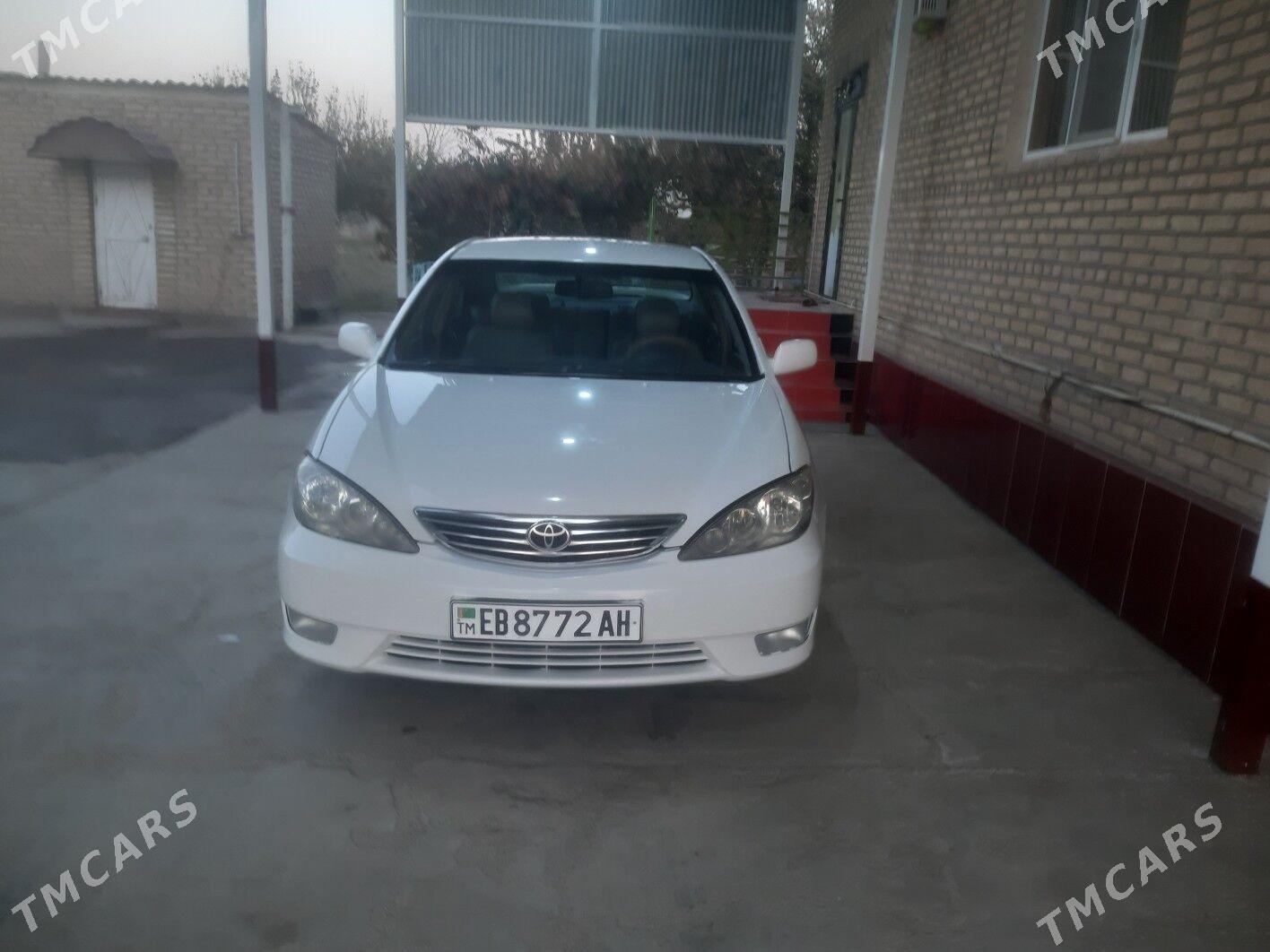 Toyota Camry 2004 - 168 000 TMT - Теджен - img 9