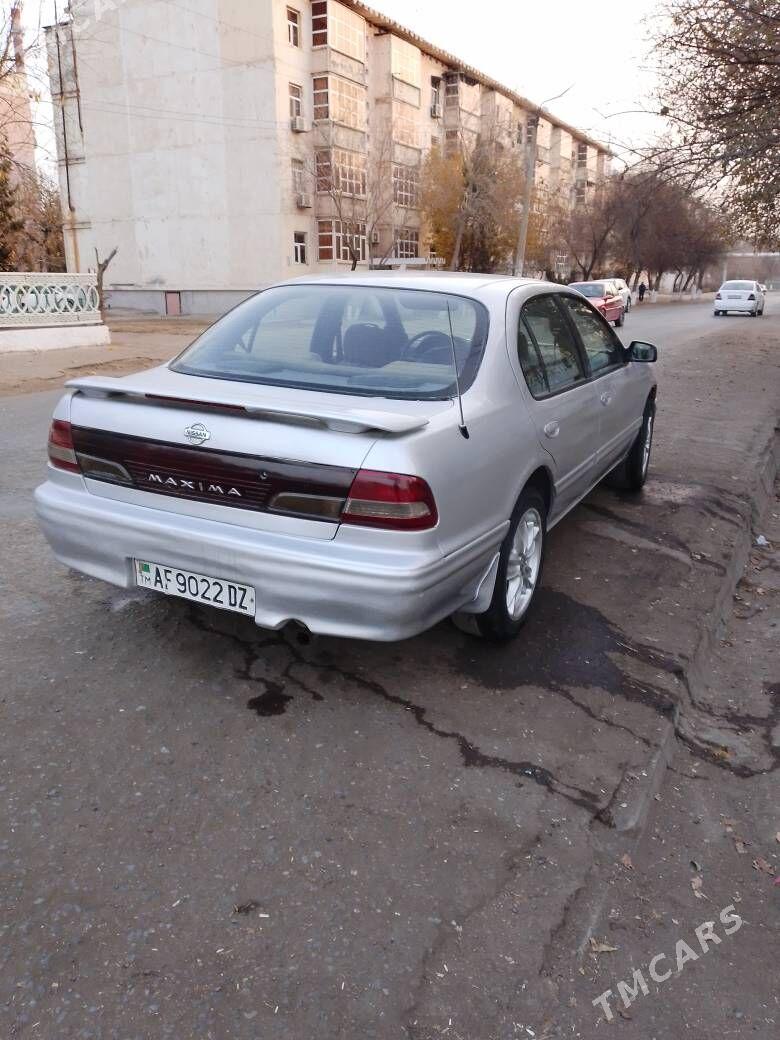 Nissan Maxima 1995 - 50 000 TMT - Дашогуз - img 4