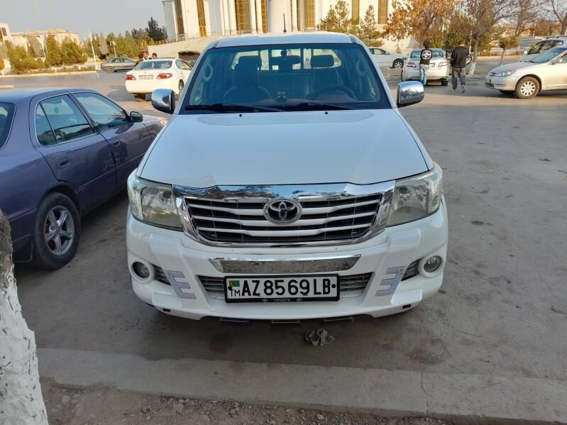 Toyota Hilux 2014 - 440 000 TMT - Туркменабат - img 8