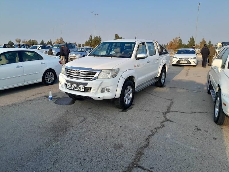 Toyota Hilux 2014 - 440 000 TMT - Туркменабат - img 9