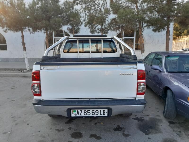 Toyota Hilux 2014 - 440 000 TMT - Туркменабат - img 6