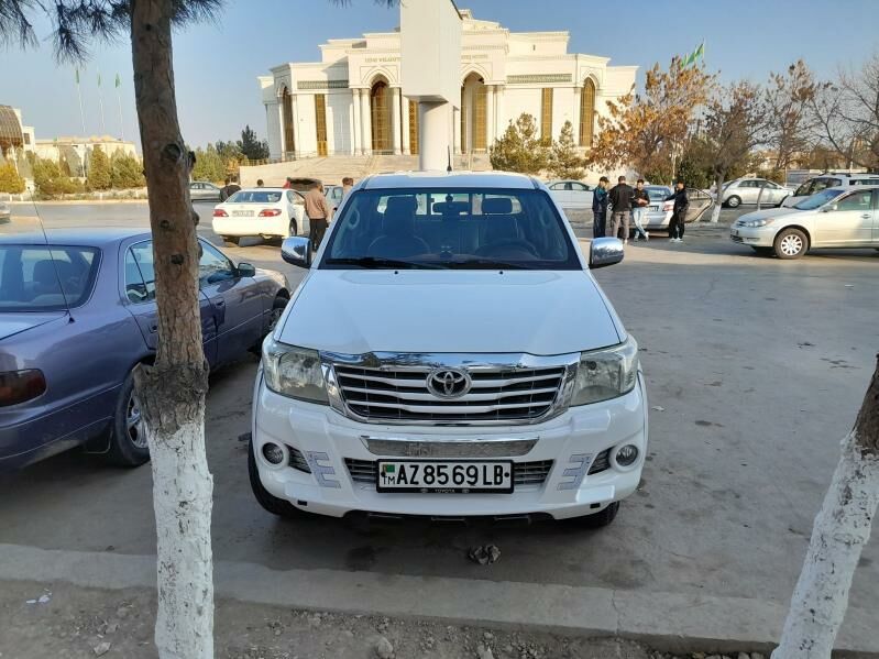 Toyota Hilux 2014 - 440 000 TMT - Туркменабат - img 2
