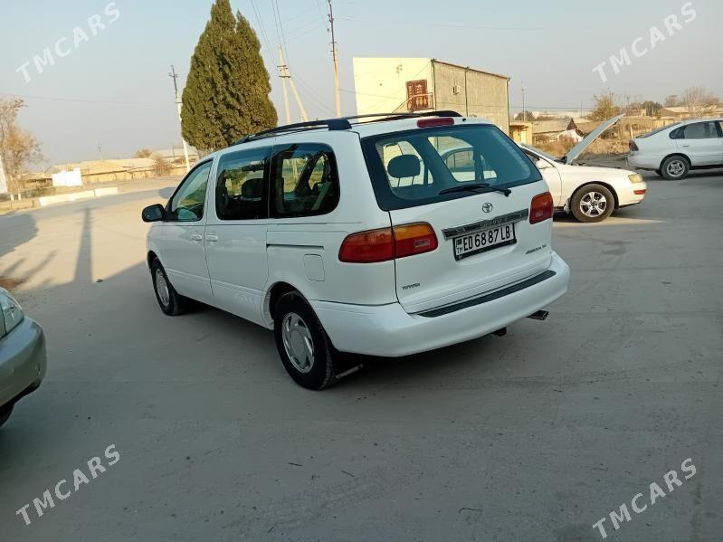 Toyota Sienna 2000 - 170 000 TMT - Халач - img 4