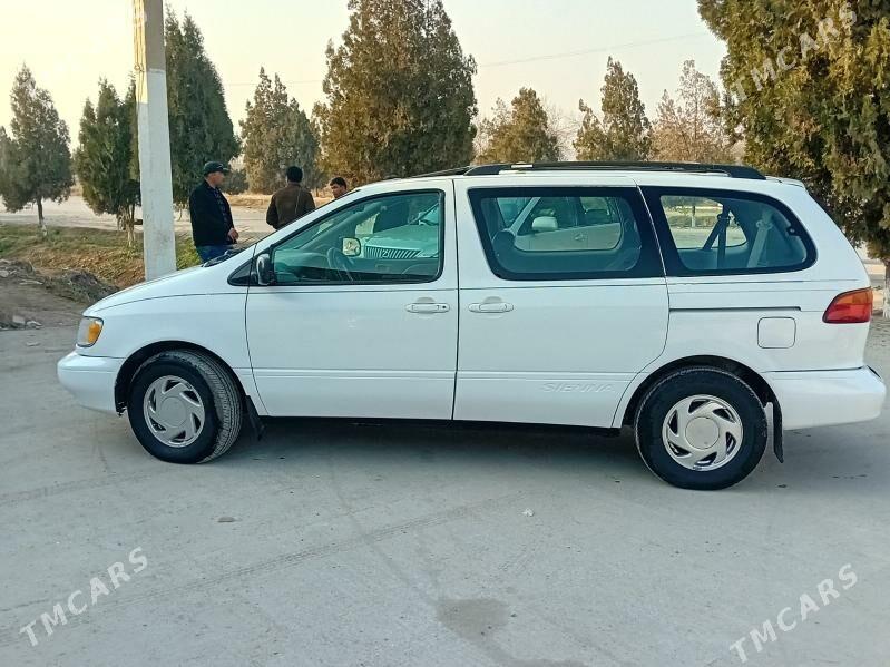 Toyota Sienna 2000 - 170 000 TMT - Халач - img 3