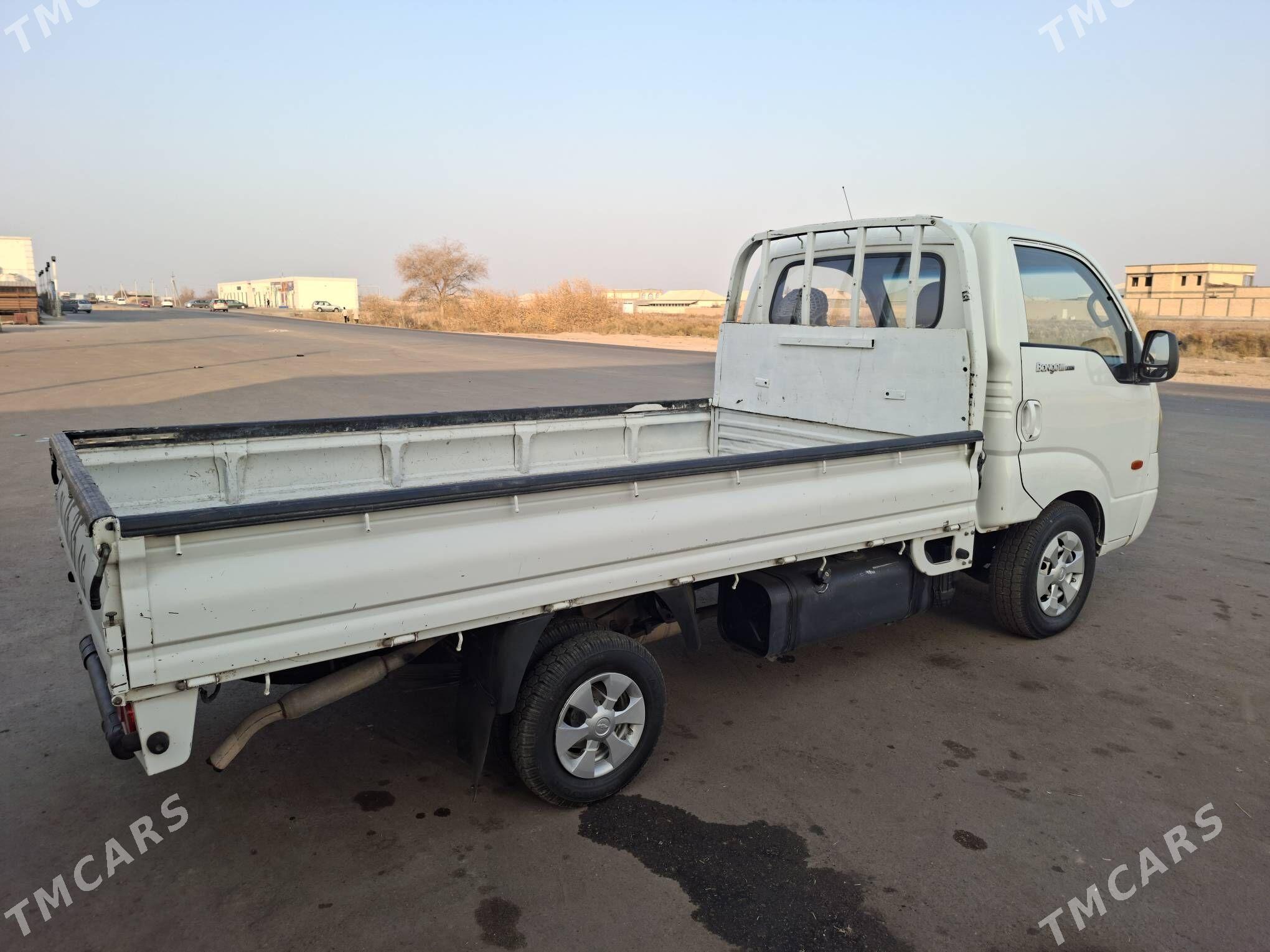 Kia Bongo 2005 - 165 000 TMT - Дашогуз - img 3