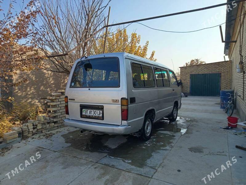 Toyota Hiace 1989 - 50 000 TMT - Farap - img 3