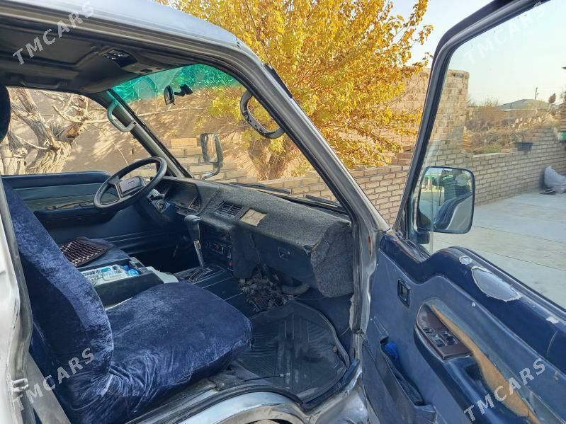 Toyota Hiace 1989 - 50 000 TMT - Farap - img 5