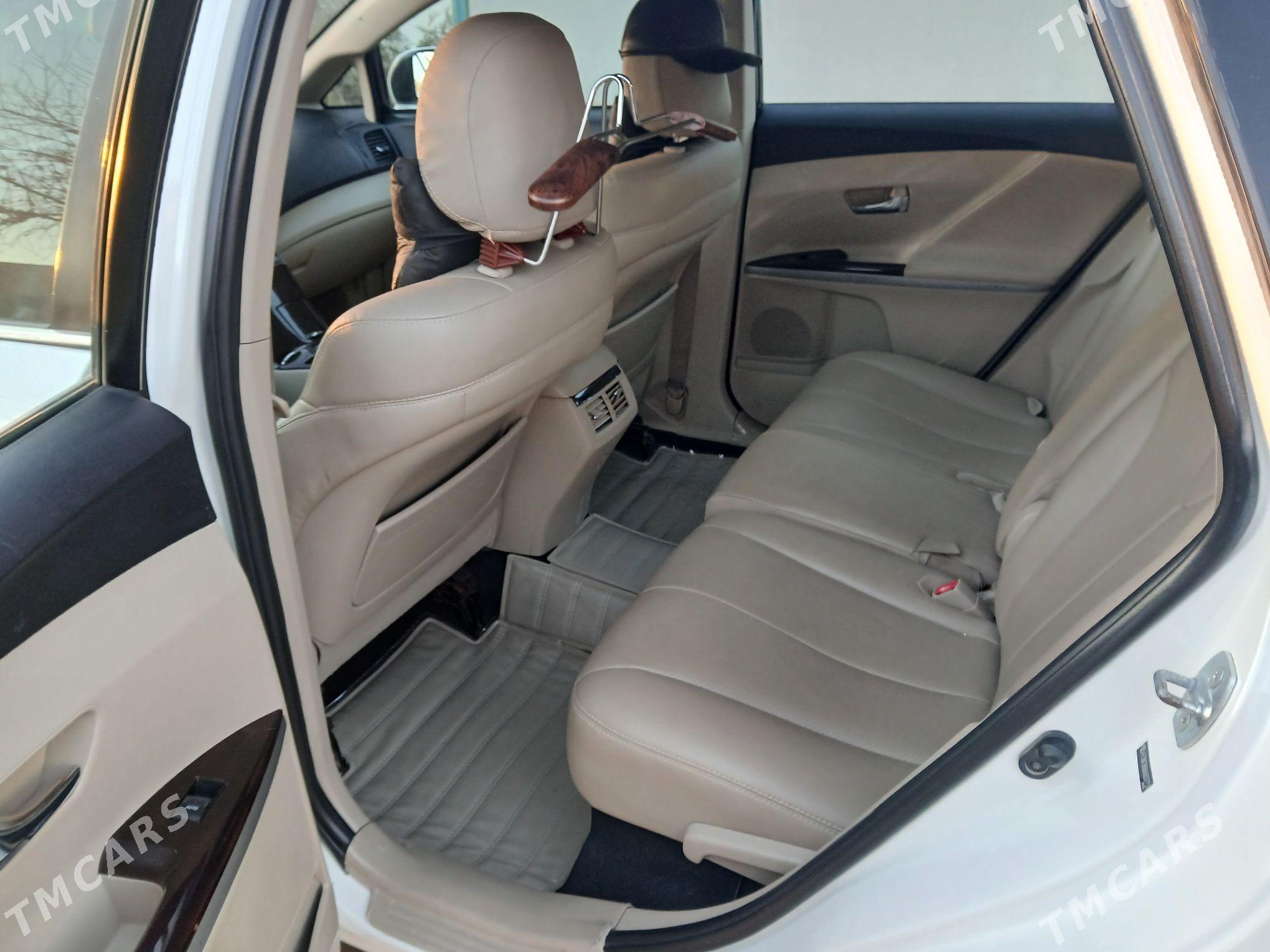 Toyota Venza 2010 - 222 000 TMT - Кёнеургенч - img 9