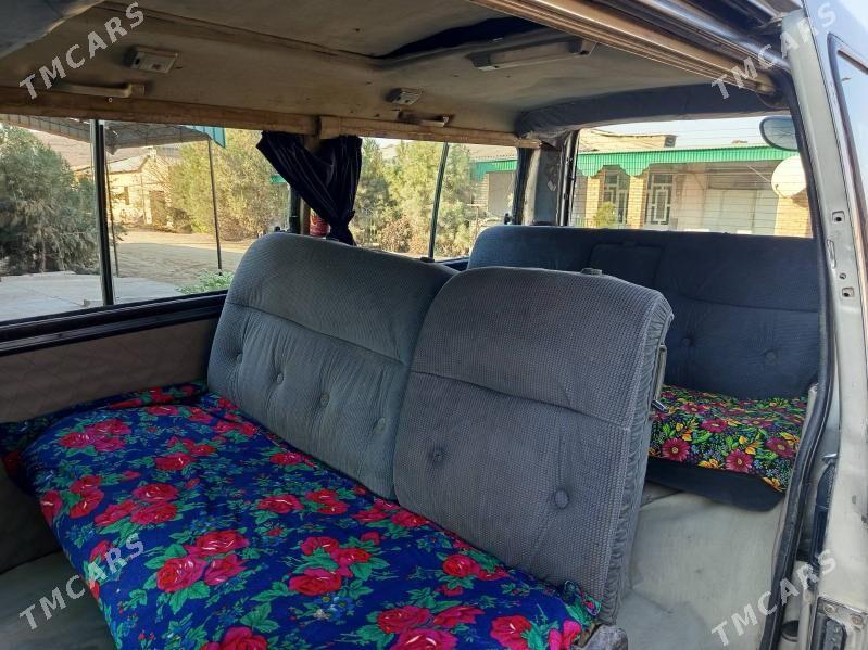 Toyota Hiace 1989 - 50 000 TMT - Farap - img 7