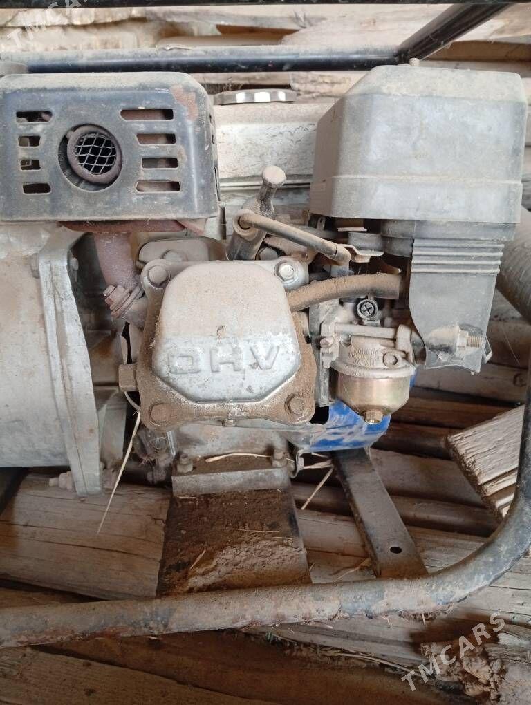 zwarşny aparat,benzin nasos - Мары - img 3