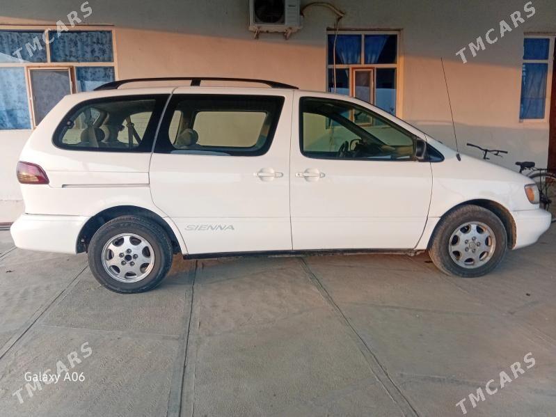 Toyota Sienna 2000 - 125 000 TMT - Murgap - img 1