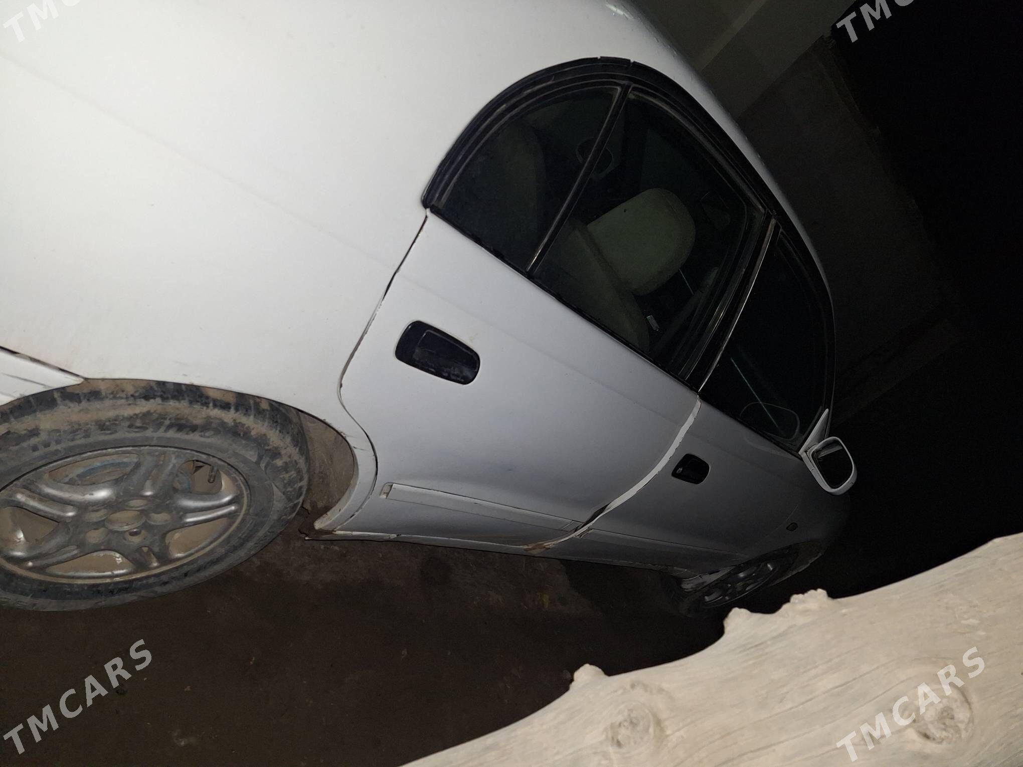 Toyota Carina 1994 - 45 000 TMT - Кёнеургенч - img 3