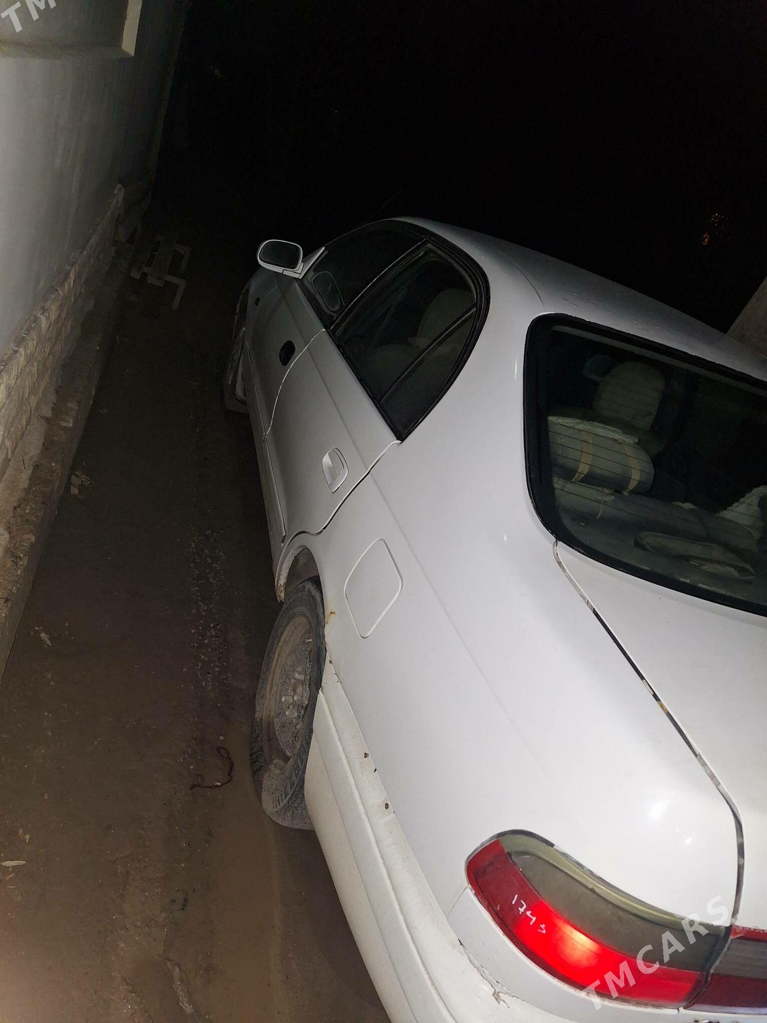 Toyota Carina 1994 - 45 000 TMT - Кёнеургенч - img 4