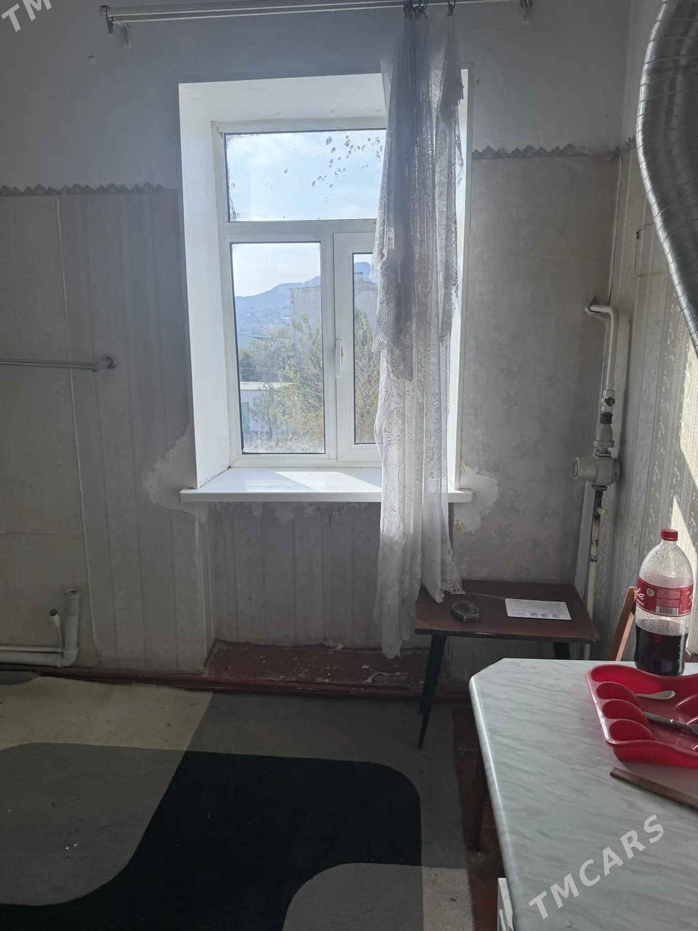 2х комн 2этаж - Türkmenbaşy - img 7