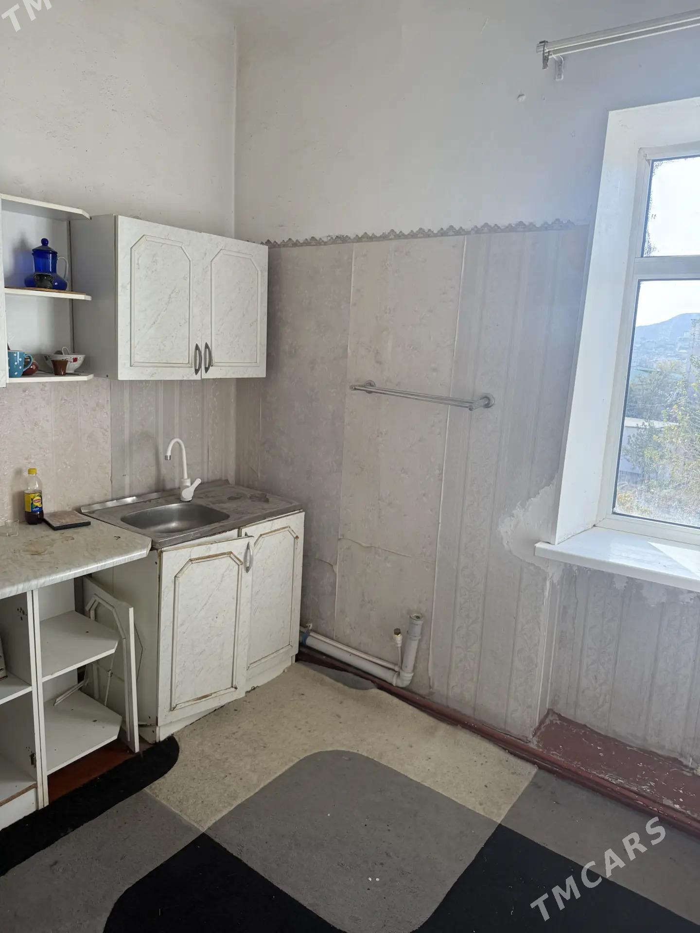 2х комн 2этаж - Türkmenbaşy - img 5