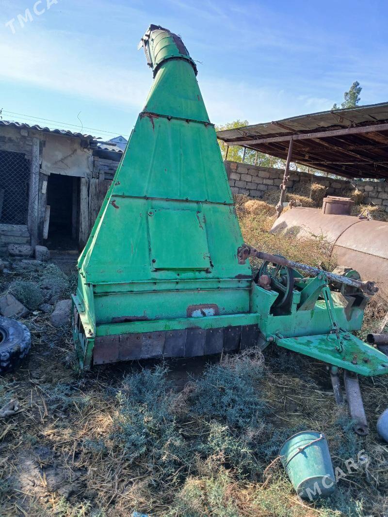 MTZ 80 1993 - 30 000 TMT - Ýaşlyk - img 1