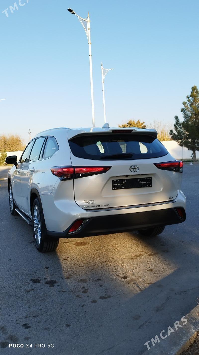 Toyota Highlander 2022 - 640 000 TMT - Aşgabat - img 9