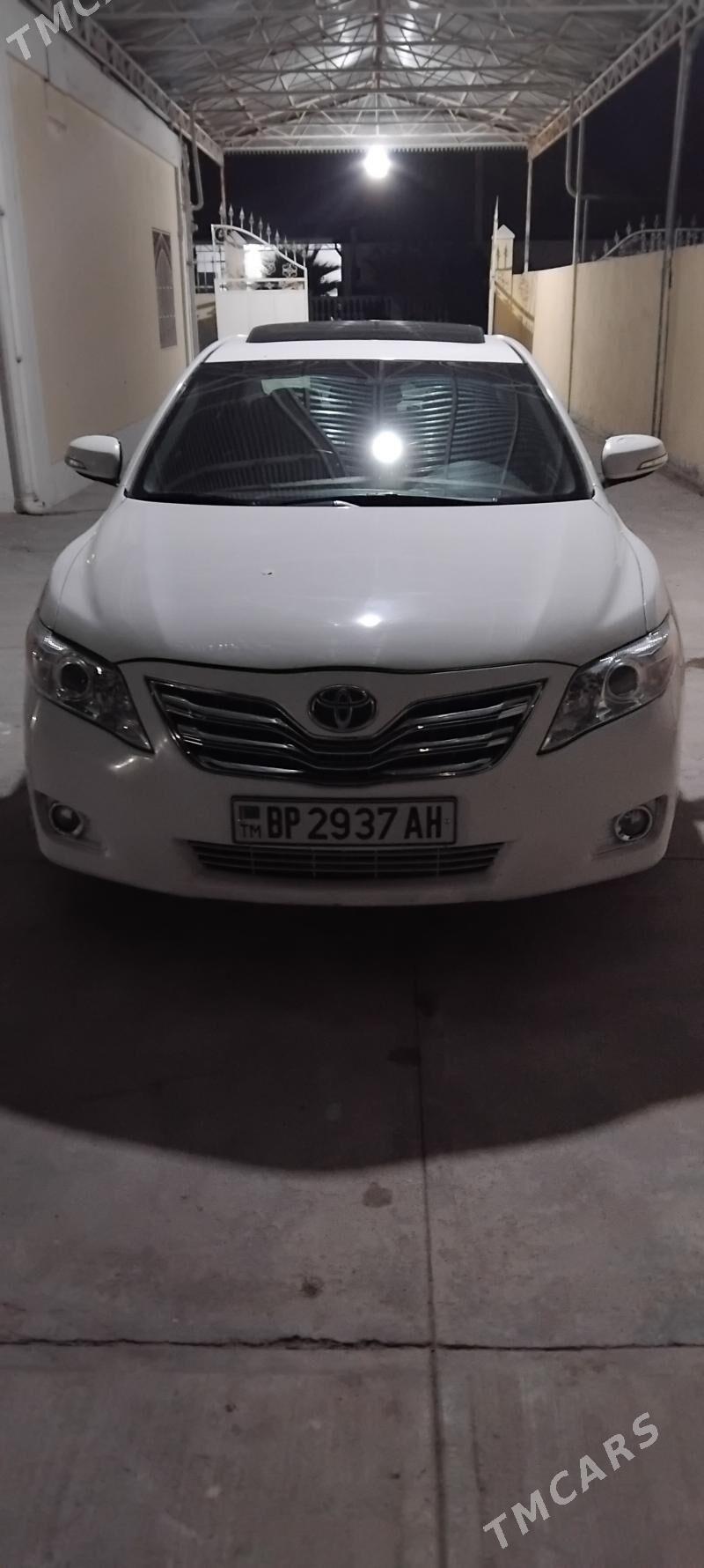 Toyota Camry 2010 - 210 000 TMT - Гёкдепе - img 3