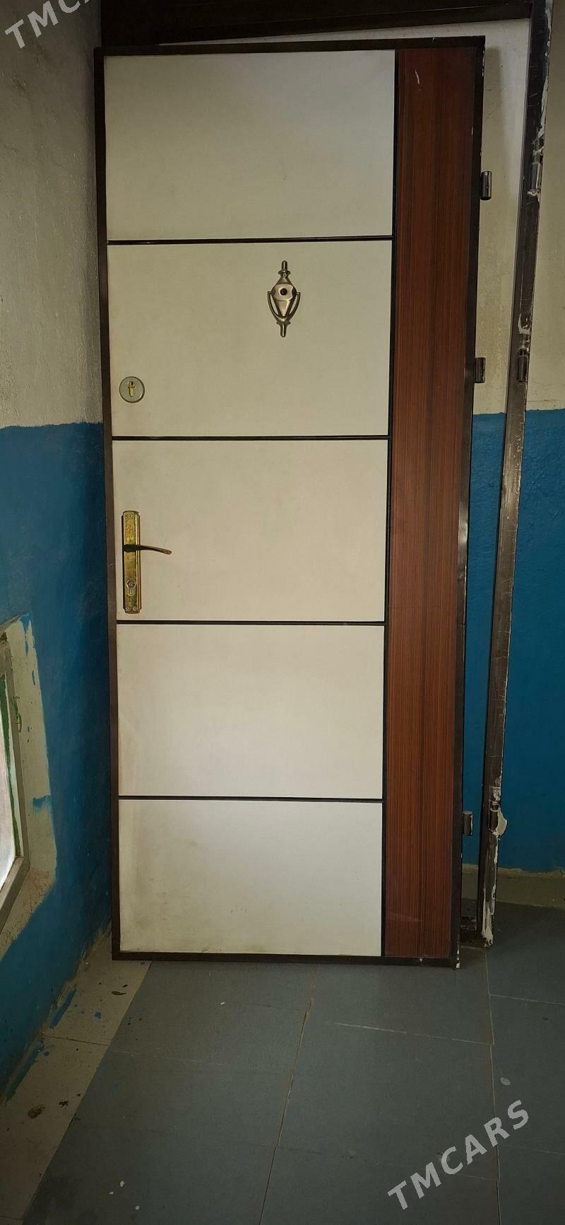 Daşky gapy - Parahat 4 - img 1