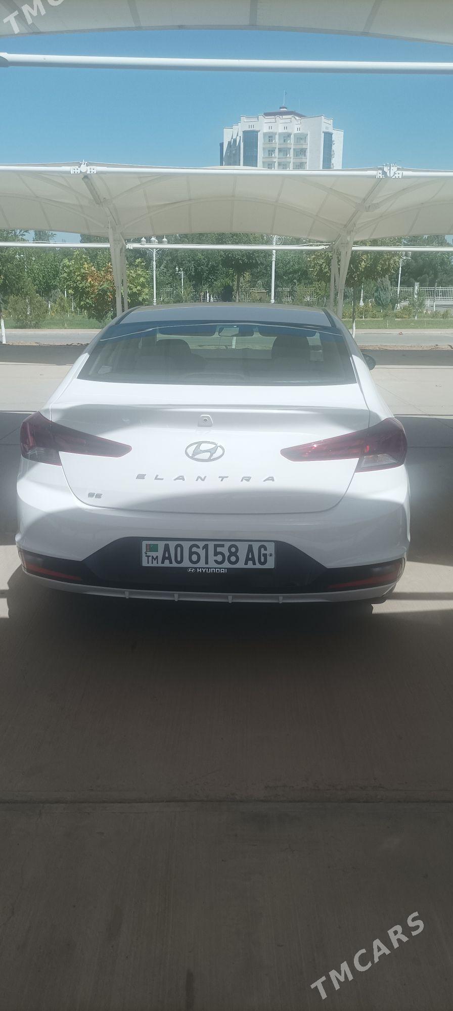 Hyundai Elantra 2019 - 200 000 TMT - Бузмеин - img 3