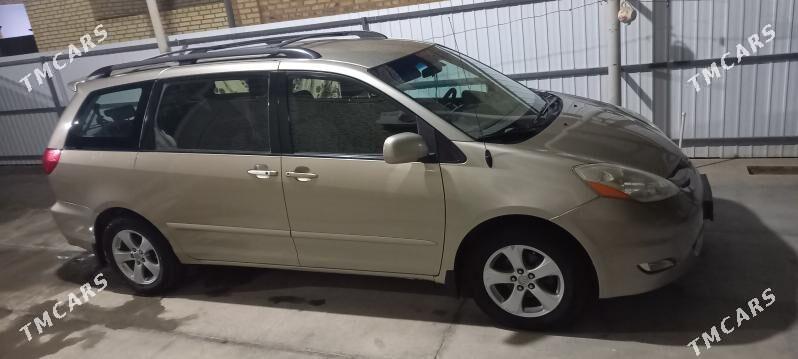 Toyota Sienna 2007 - 260 000 TMT - Мары - img 1