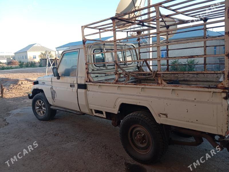 Toyota Hilux 2000 - 130 000 TMT - Сакарчага - img 5
