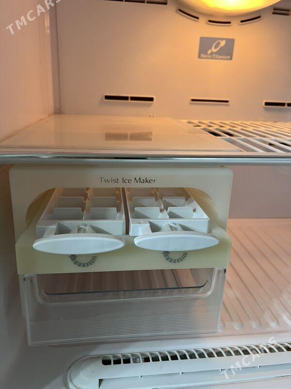 холодильник  Hitachi - 10 мкр - img 2