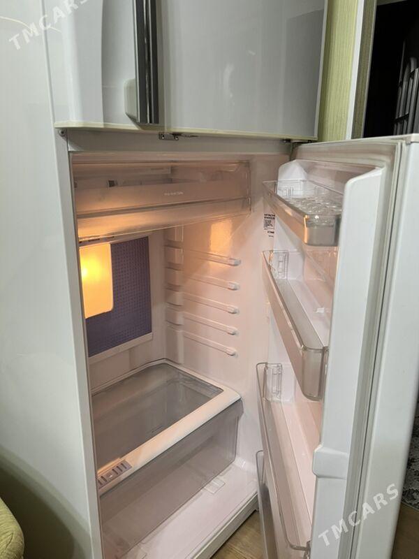 холодильник  Hitachi - 10 мкр - img 4