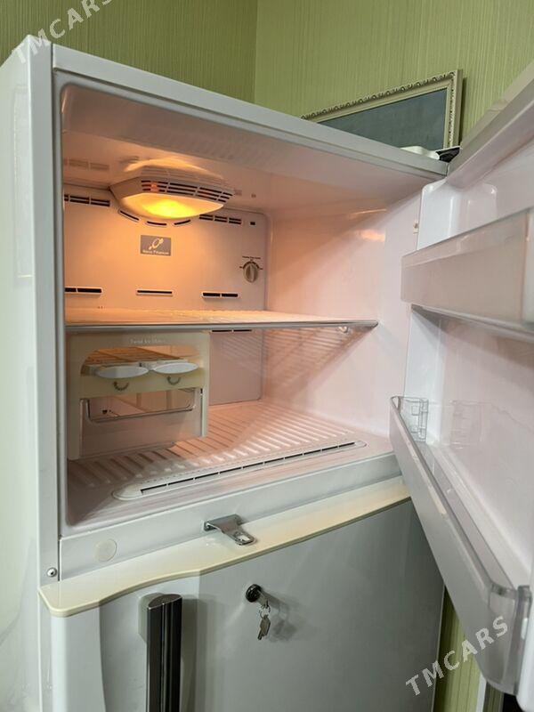 холодильник  Hitachi - 10 мкр - img 3