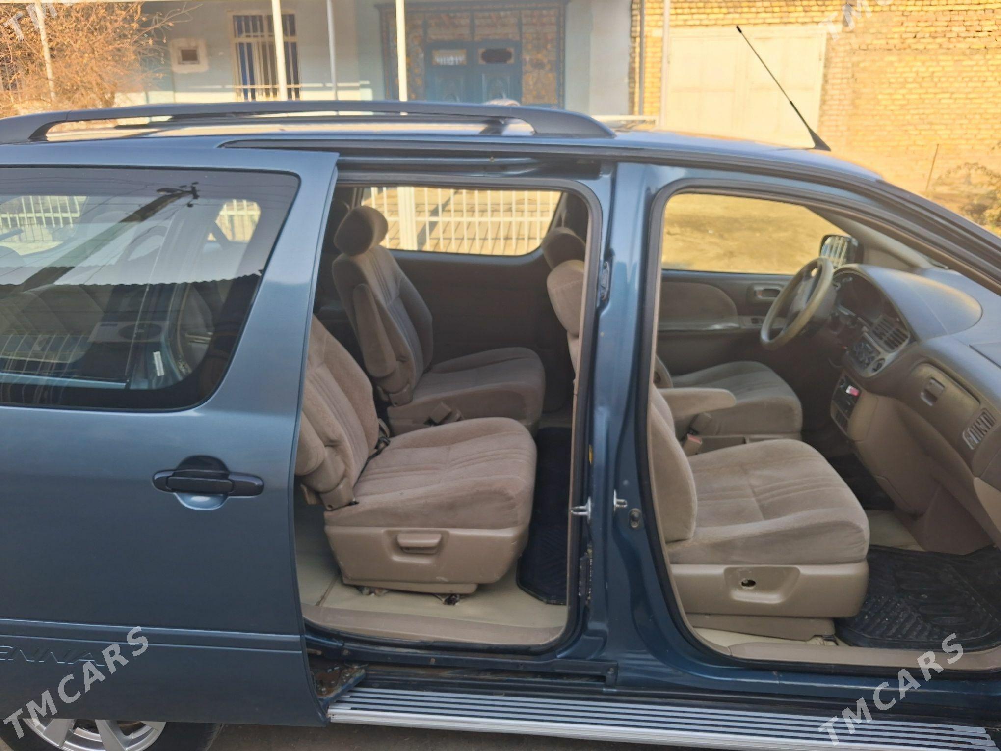 Toyota Sienna 2002 - 160 000 TMT - Дашогуз - img 3