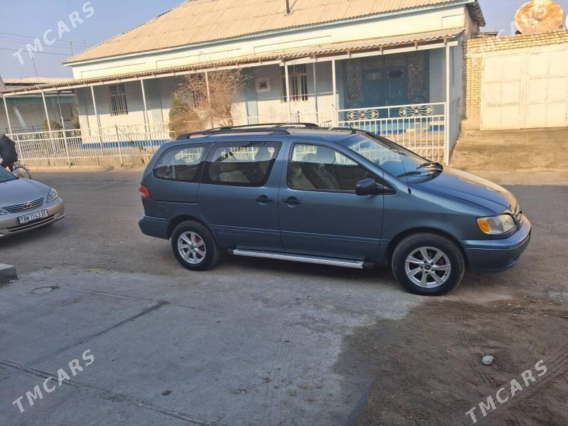 Toyota Sienna 2002 - 160 000 TMT - Дашогуз - img 1